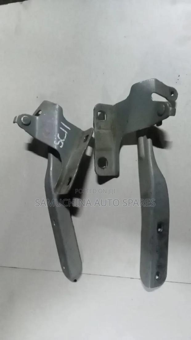 Bonnet Hinges Nissan Tiida - main view