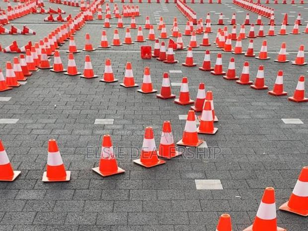 Portable Traffic Cone – Easy-to-use Safety Cone - main view