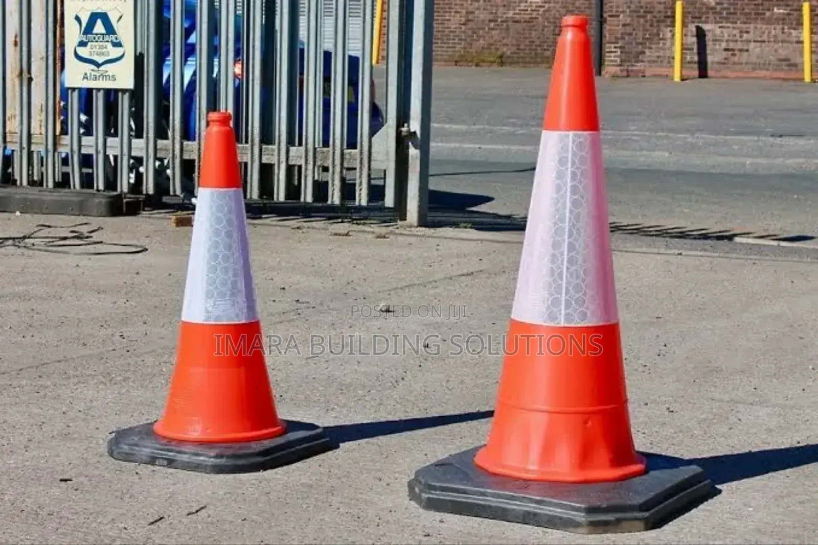Heavy-duty Traffic Cone – Reliable Safety Marker