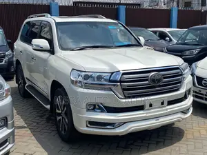 Toyota Land Cruiser 4.6 V8 ZX 2018 White