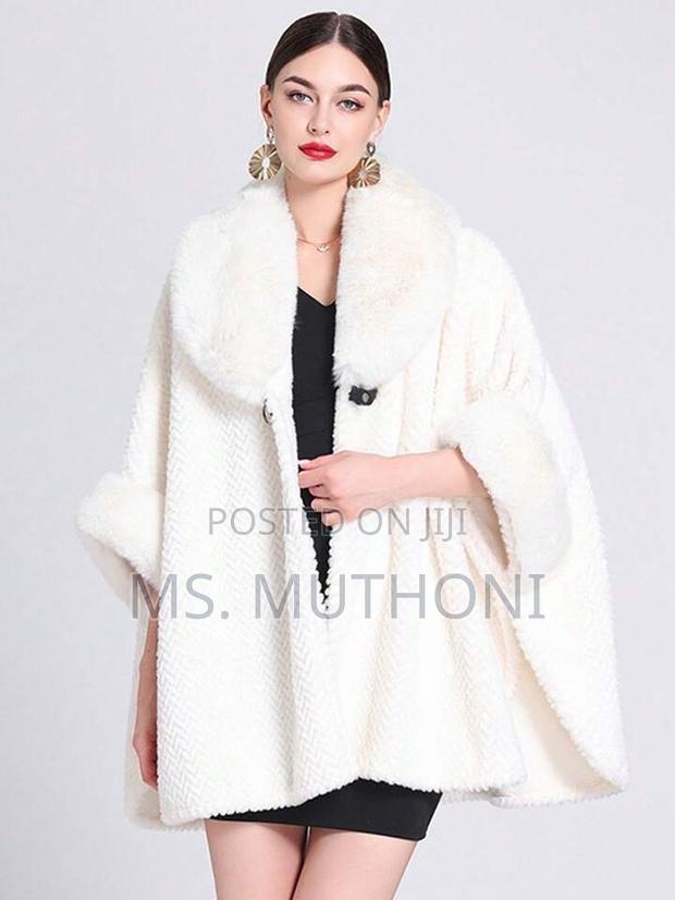 Warm Short Wide Arms Warm Poncho - thumbnail 3