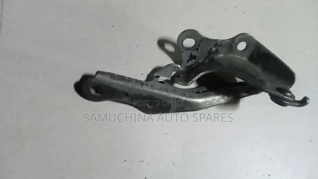 Bonnet Hinges Harrier 240