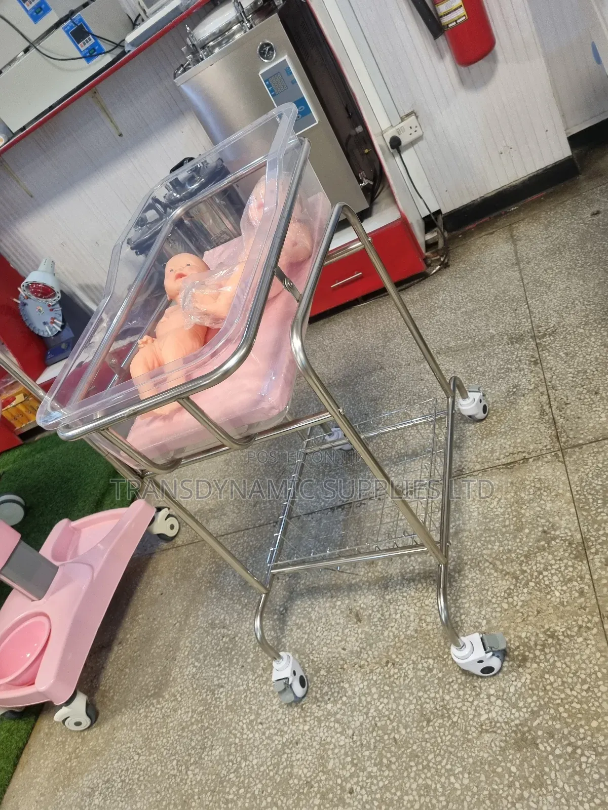 Neonatal/Baby Cot With Drip