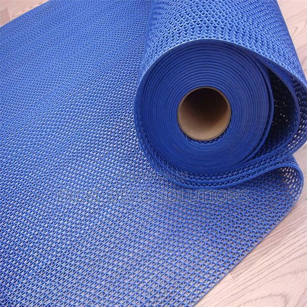 PVC Anti-Slip Matting for Bathrooms Kitchens – Per Meter