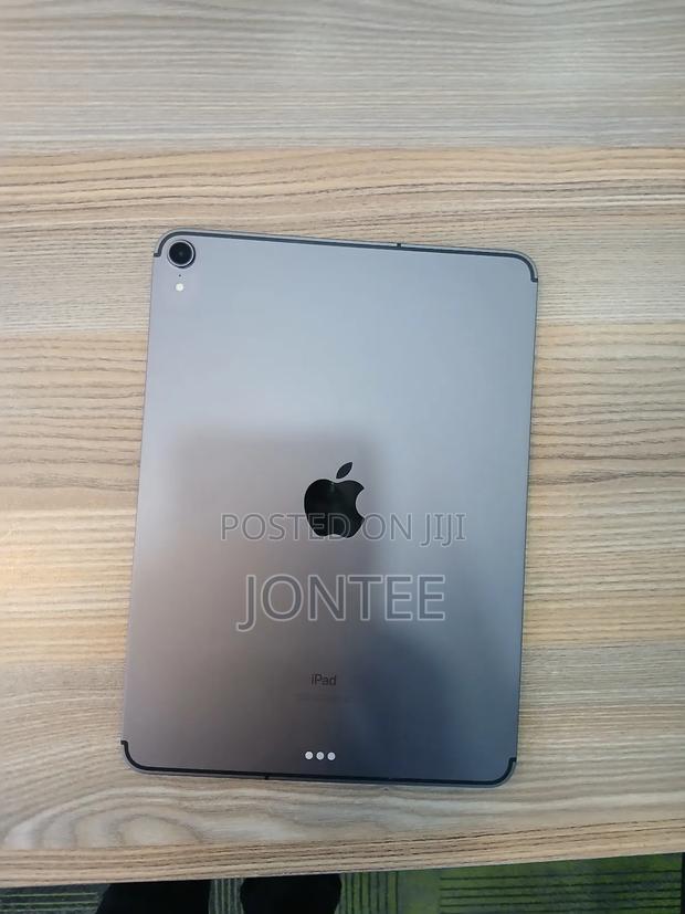 Apple iPad Pro 11 (2018) 64 GB Gray - thumbnail 3