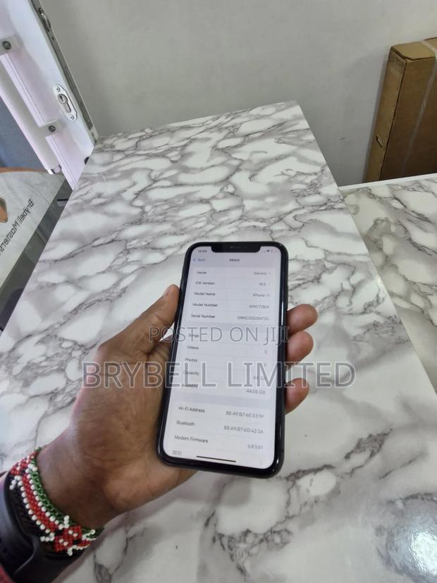 Apple iPhone 11 64 GB Black - thumbnail 4