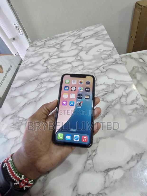 Apple iPhone 11 64 GB Black - thumbnail 2