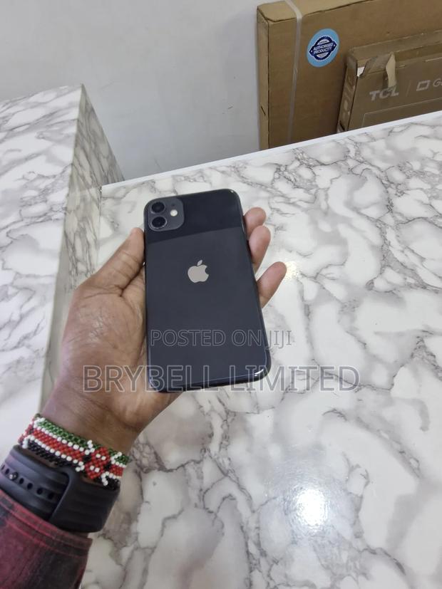 Apple iPhone 11 64 GB Black - main view