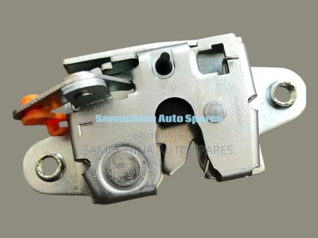 Boot Lock Hilux Vigo Double Cabin