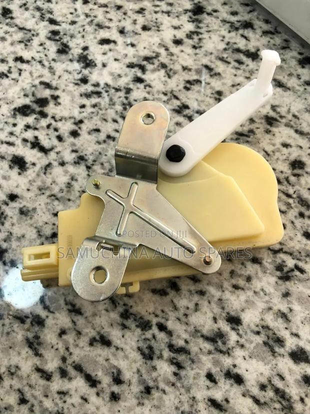 Boot Lock Actuator Vitz - thumbnail 2