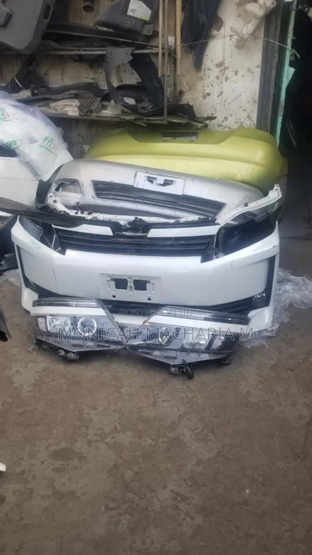 Toyota Noah 2018 Nose Cut