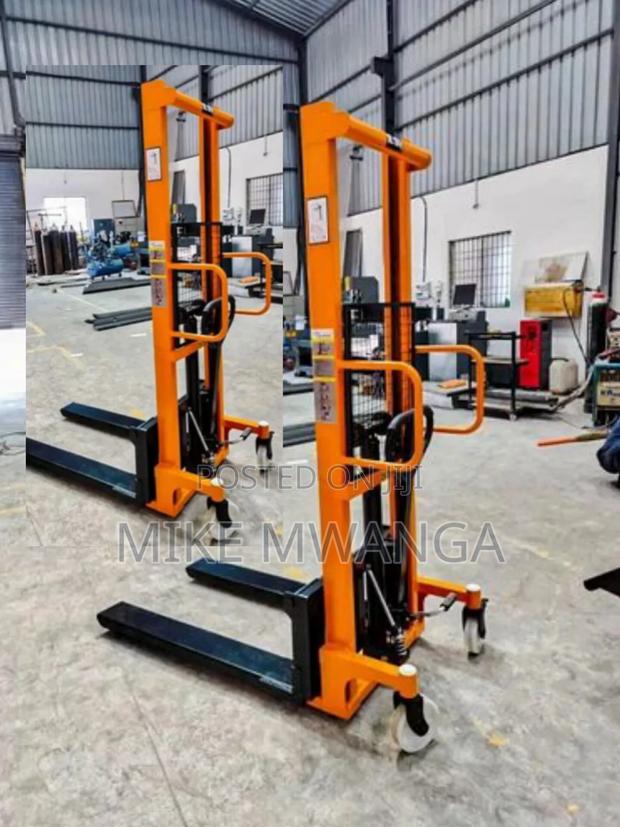 Lifting Manual Stacker