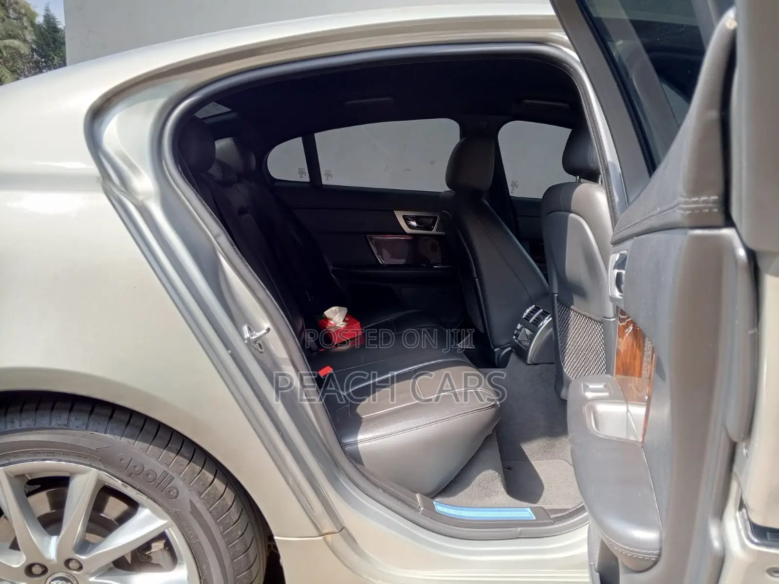 Jaguar XF 2.0L 2013 Beige