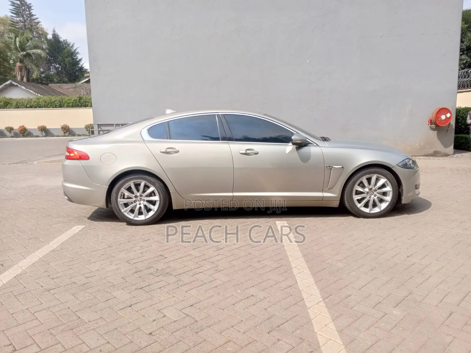 Jaguar XF 2.0L 2013 Beige