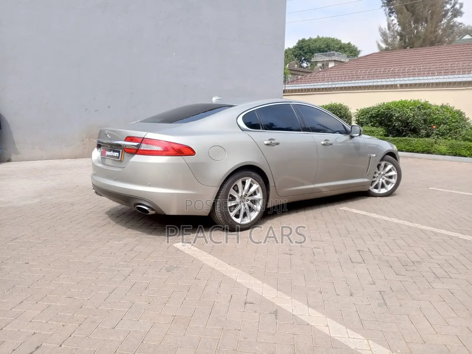 Jaguar XF 2.0L 2013 Beige