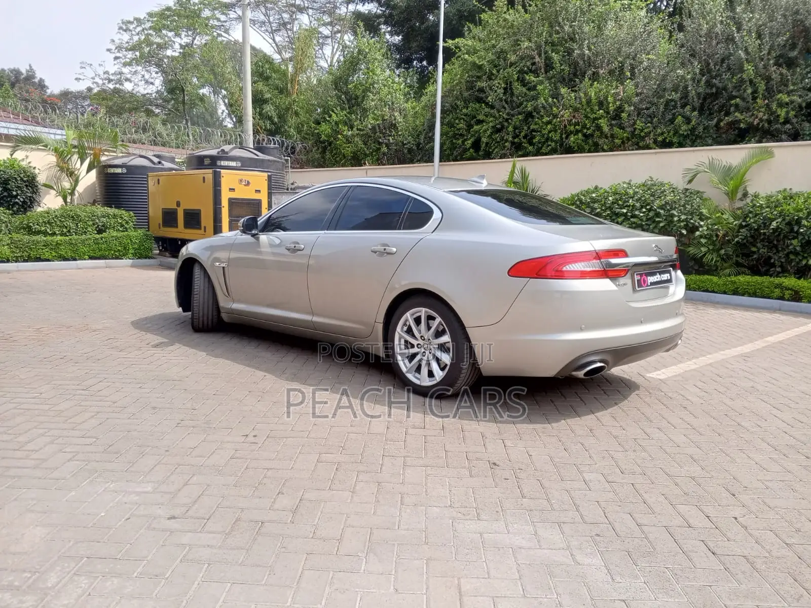 Jaguar XF 2.0L 2013 Beige