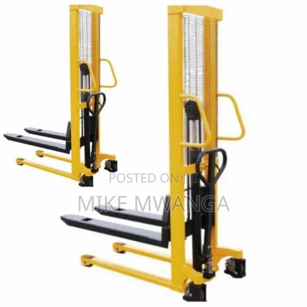 Adjustable Manual Stackers - main view