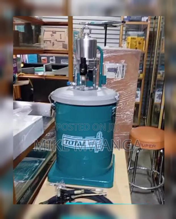 Smooth Air Grease Lubricator