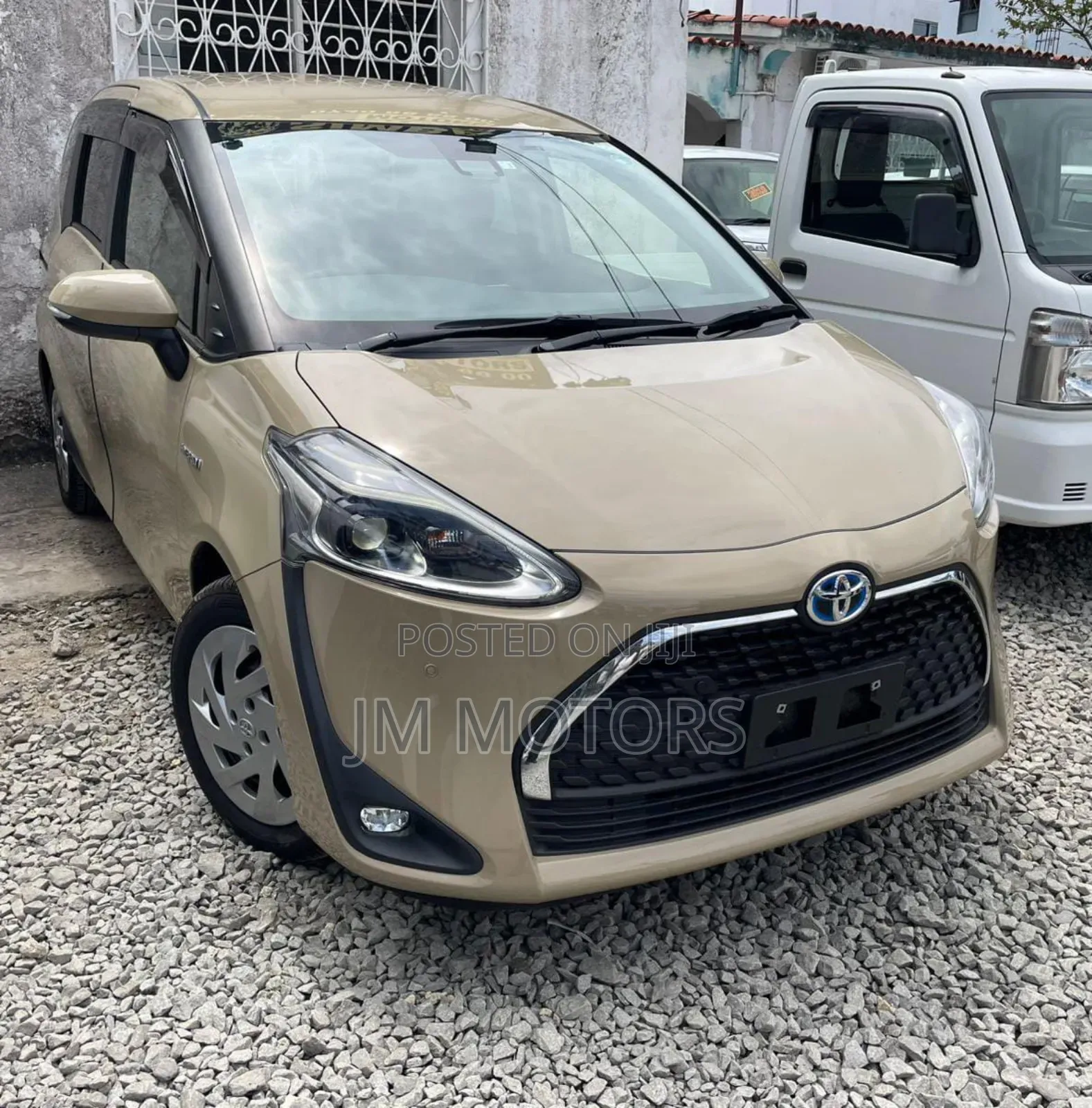 Toyota Sienta 2019 Beige