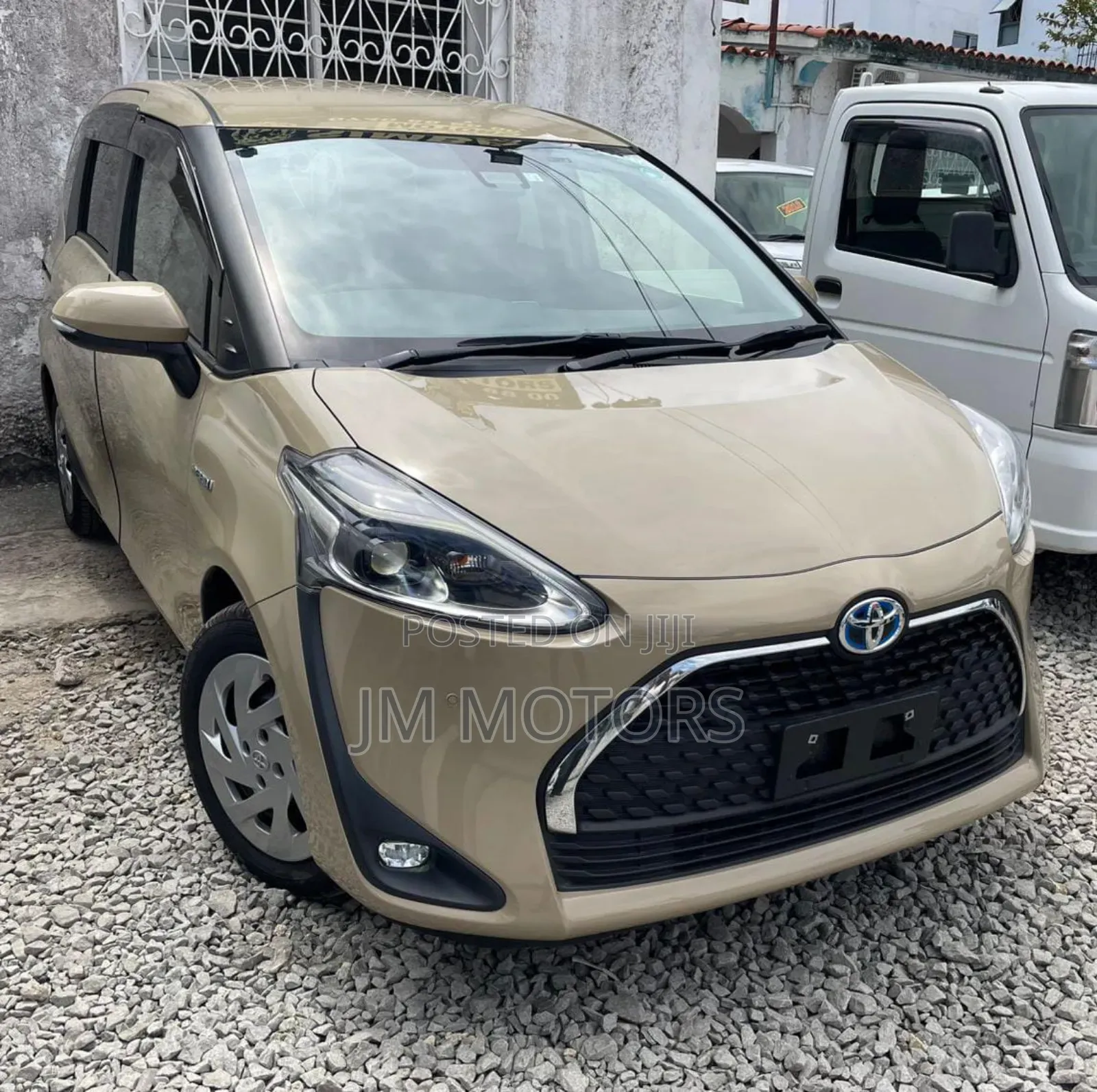 Toyota Sienta 2019 Beige