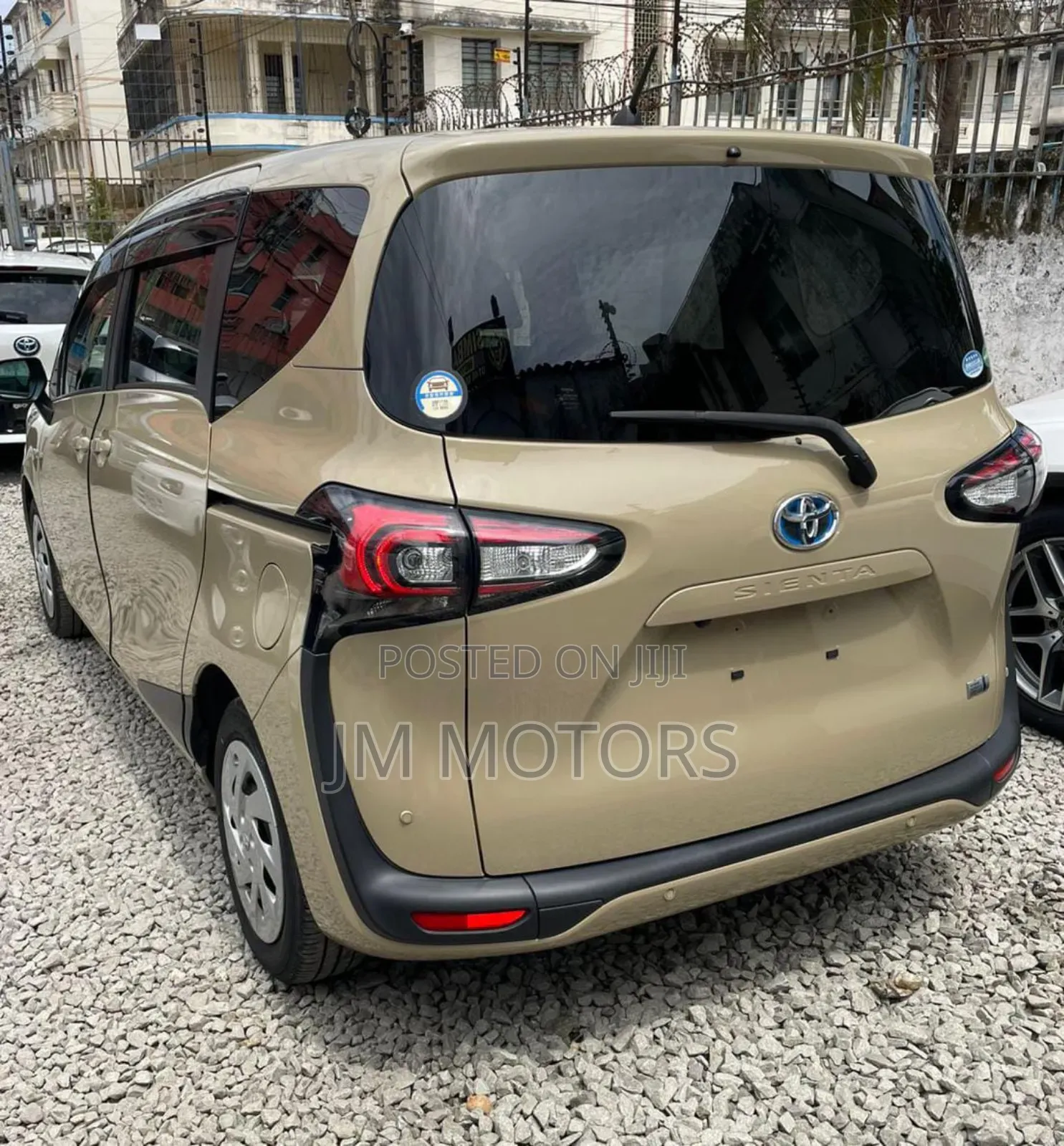 Toyota Sienta 2019 Beige