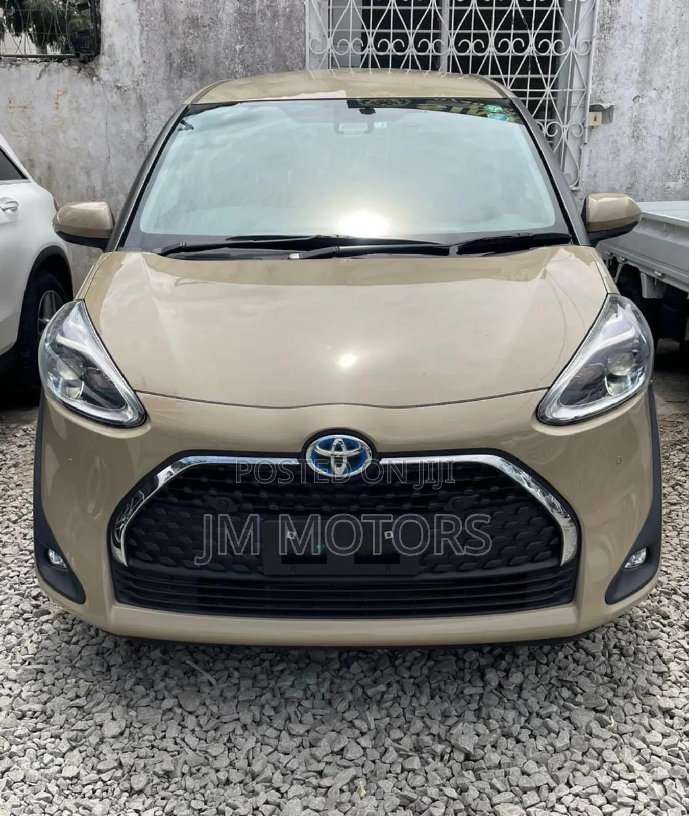 Toyota Sienta 2019 Beige