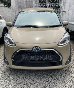 Toyota Sienta 2019 Beige