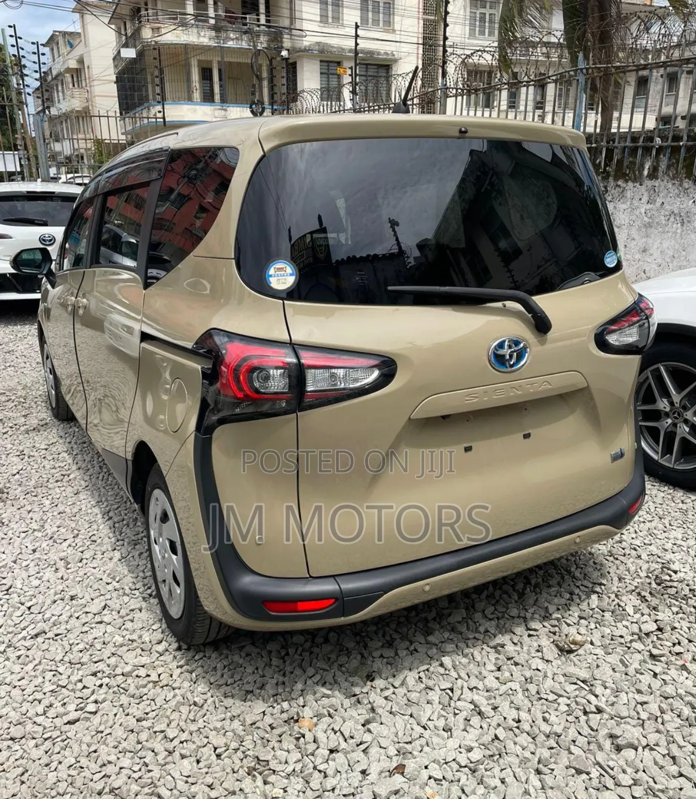 Toyota Sienta 2019 Beige