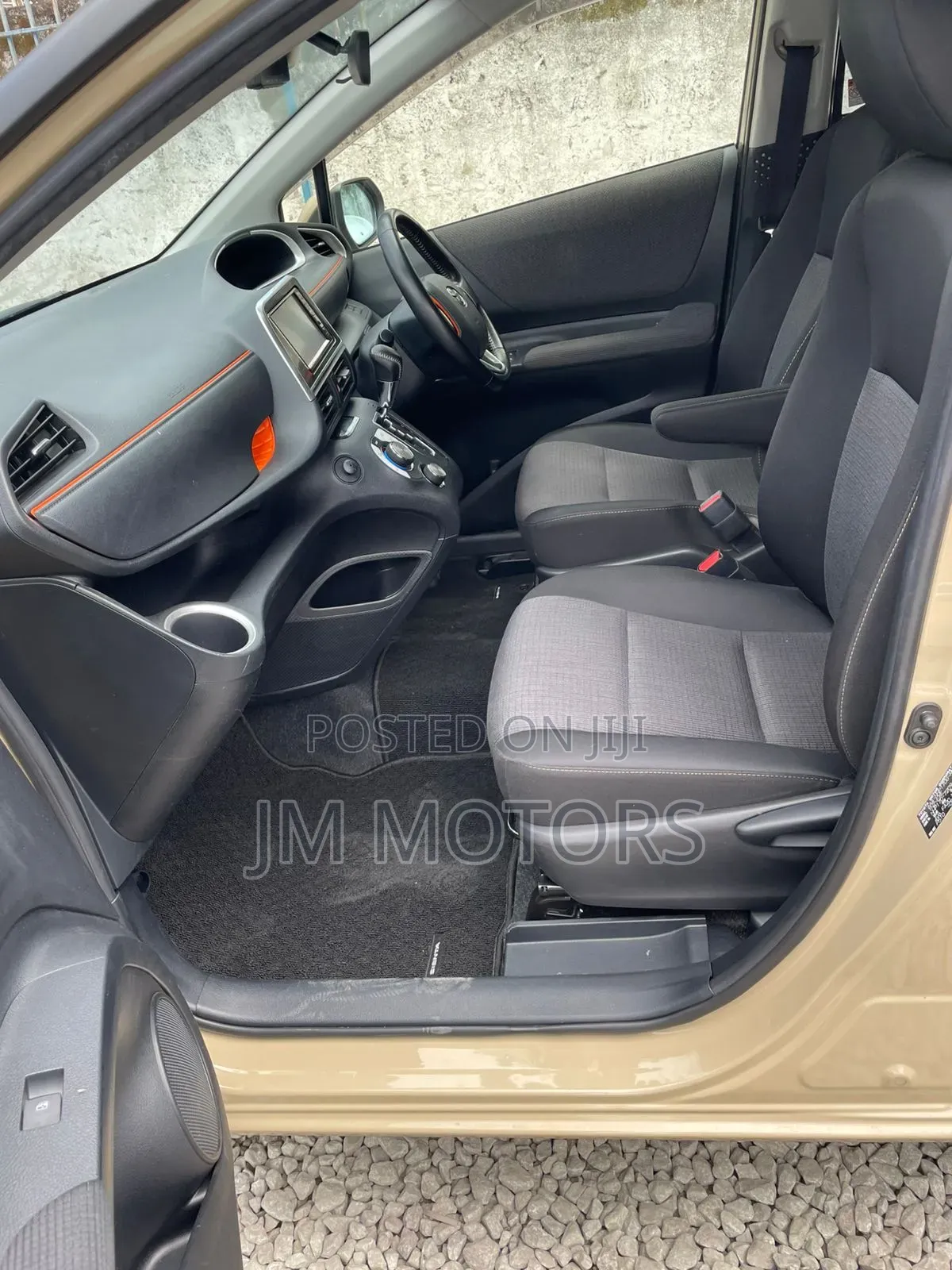 Toyota Sienta 2019 Beige