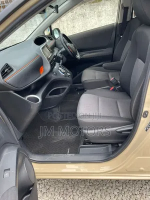 Toyota Sienta 2019 Beige
