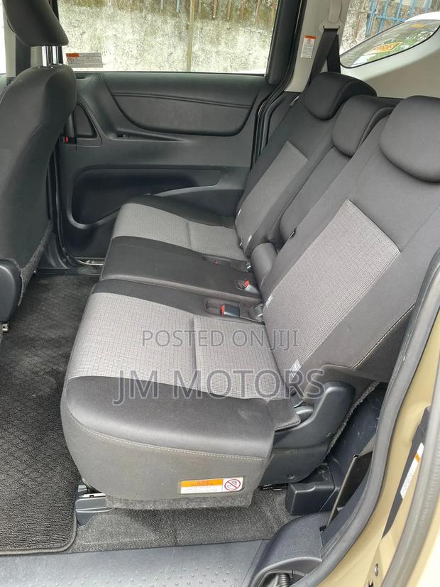 Toyota Sienta 2019 Beige - thumbnail 6
