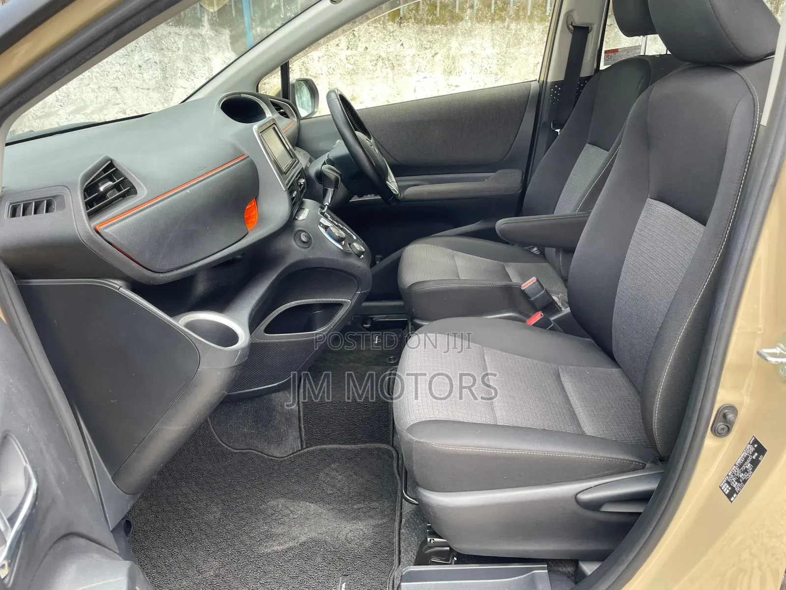 Toyota Sienta 2019 Beige