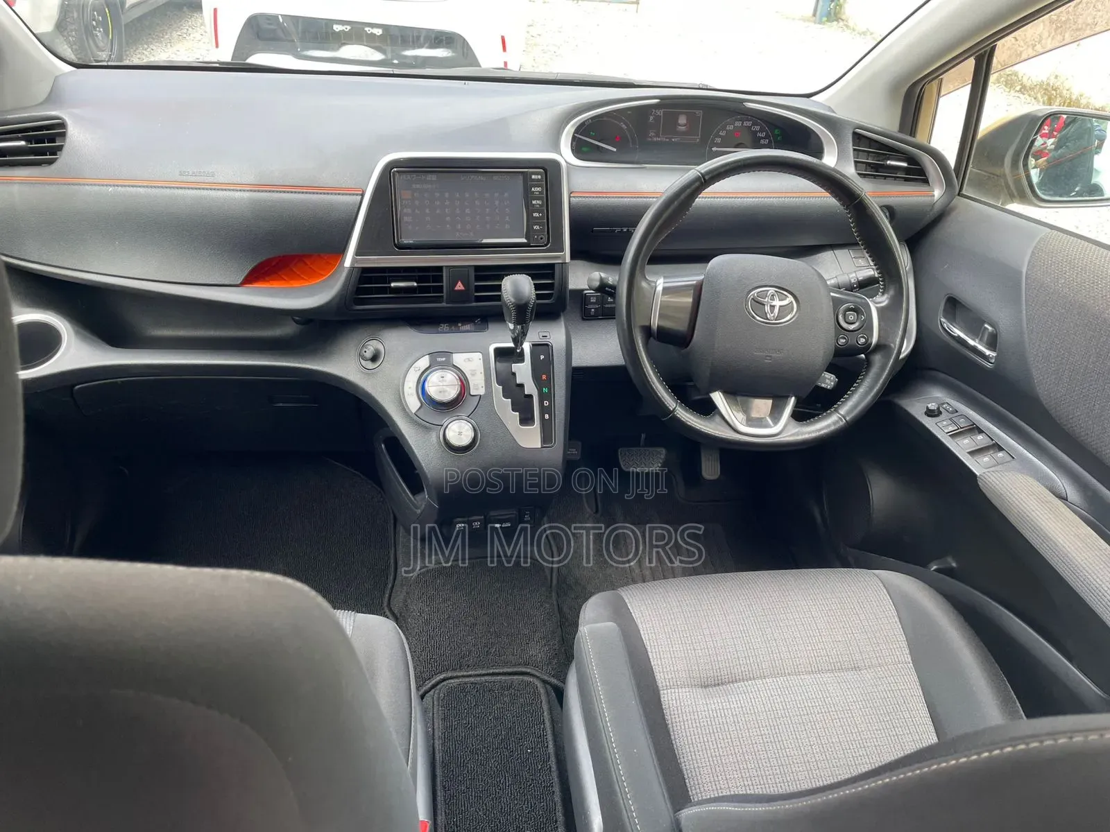 Toyota Sienta 2019 Beige