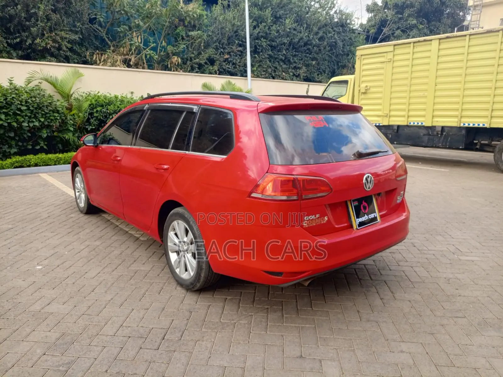 Volkswagen Golf 2.5L PZEV 4dr Hatchback (2.5L 5cyl 6A) 2014 Red