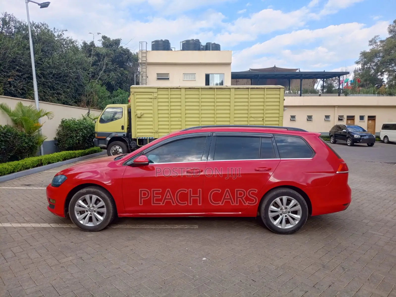Volkswagen Golf 2.5L PZEV 4dr Hatchback (2.5L 5cyl 6A) 2014 Red