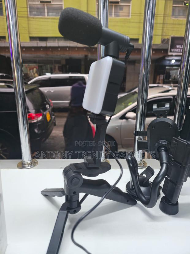 Professional Vlogging Kit With Led, Microphone & Stand - main view