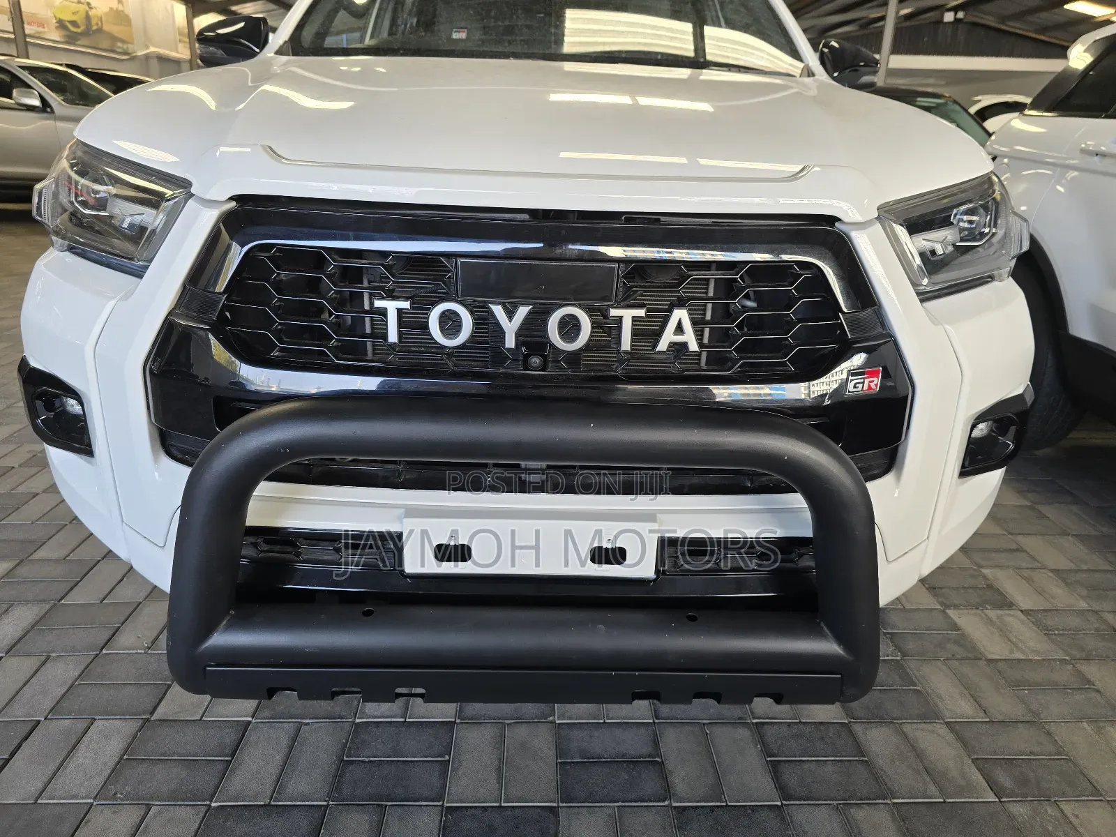 Toyota Hilux 2024 White