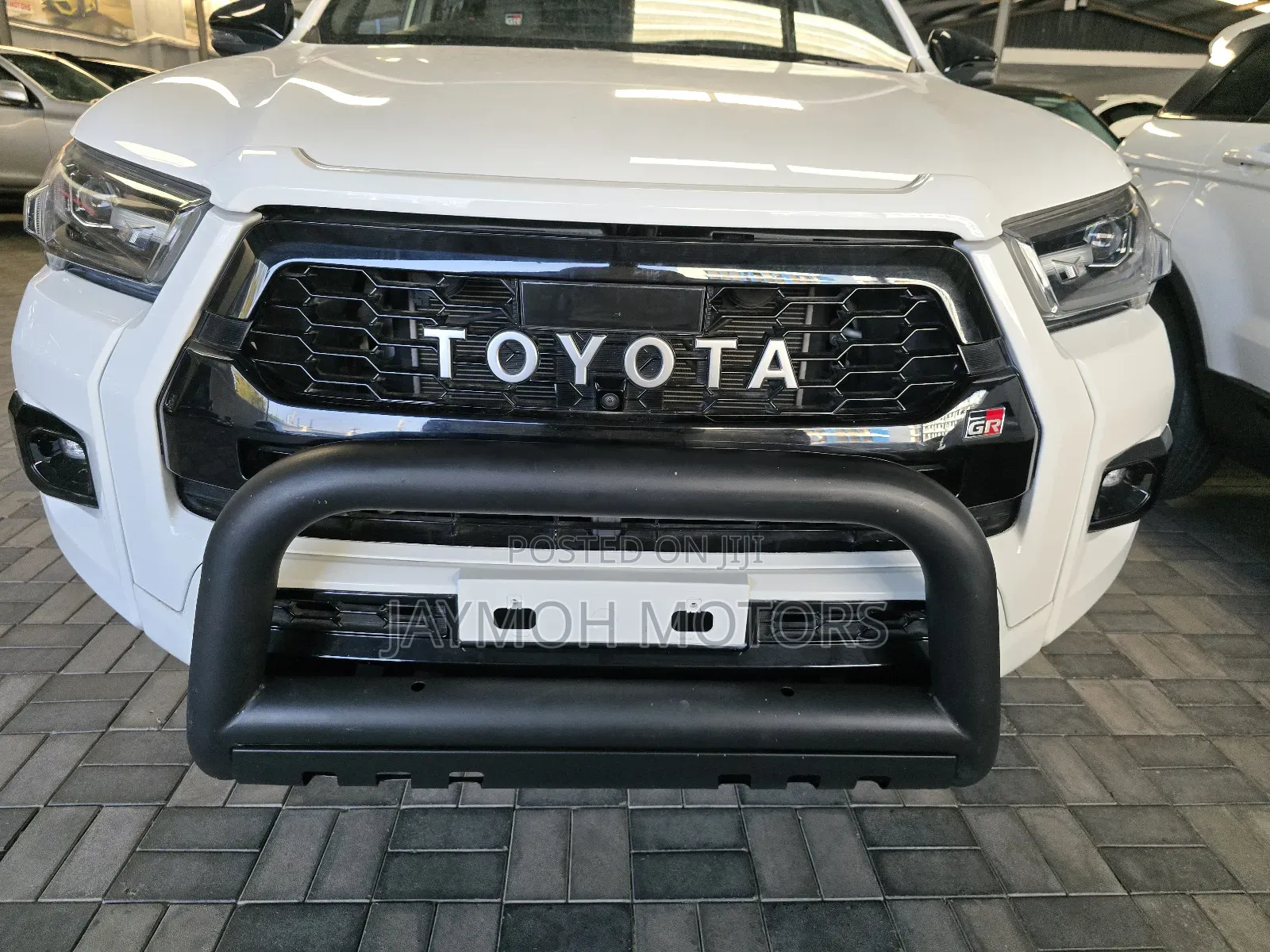 Toyota Hilux 2024 White