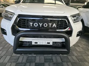 Toyota Hilux 2024 White