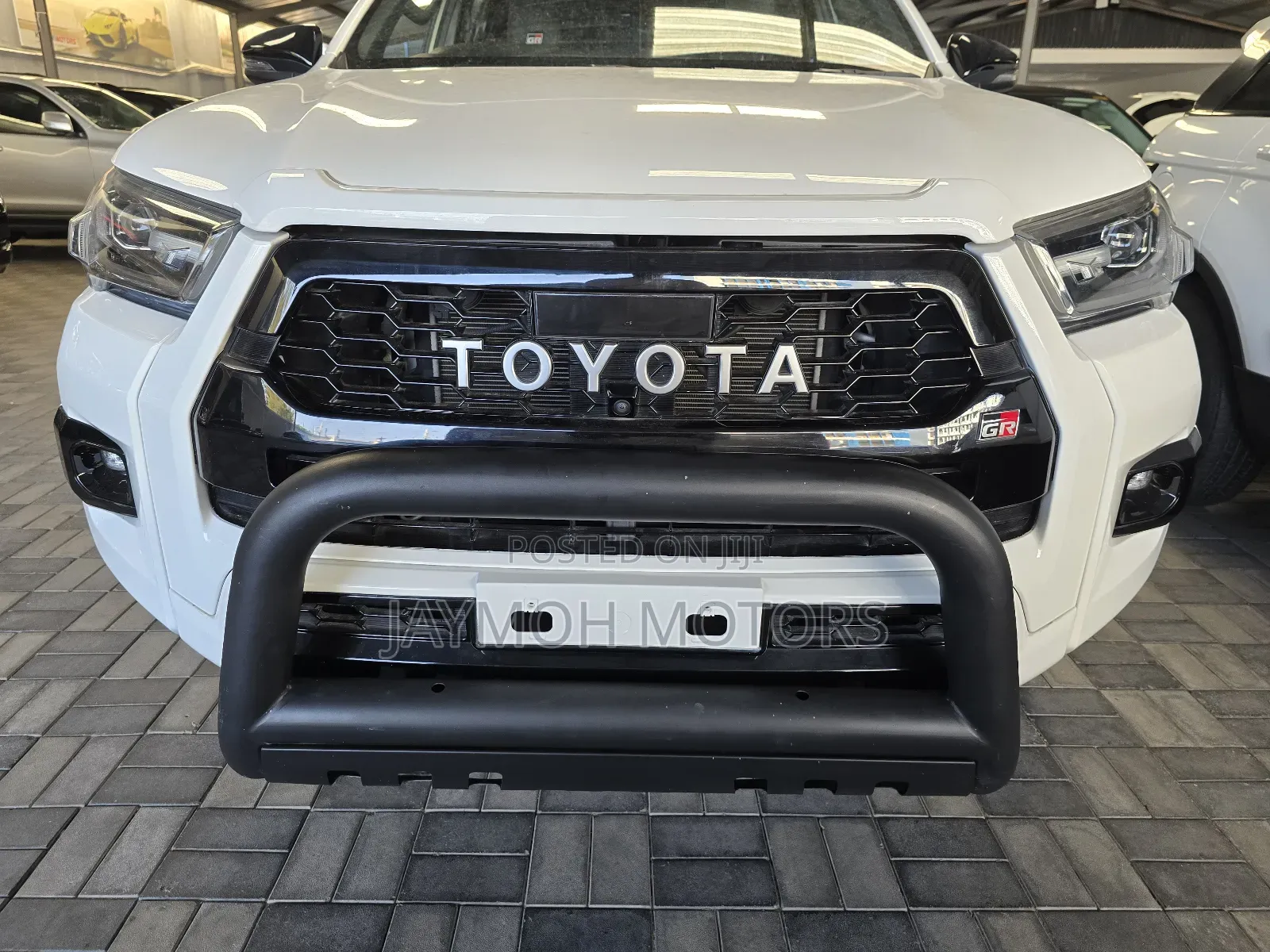 Toyota Hilux 2024 White