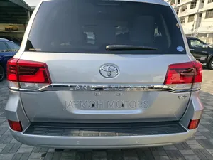 Toyota Land Cruiser 2018 Silver