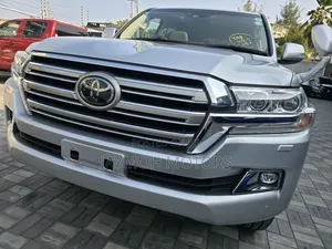 Toyota Land Cruiser 2018 Silver