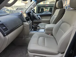 Toyota Land Cruiser 2018 Maroon