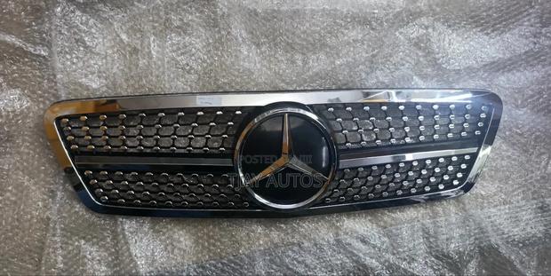 Mercedes C Class W203 Bonnet Grille Diamond