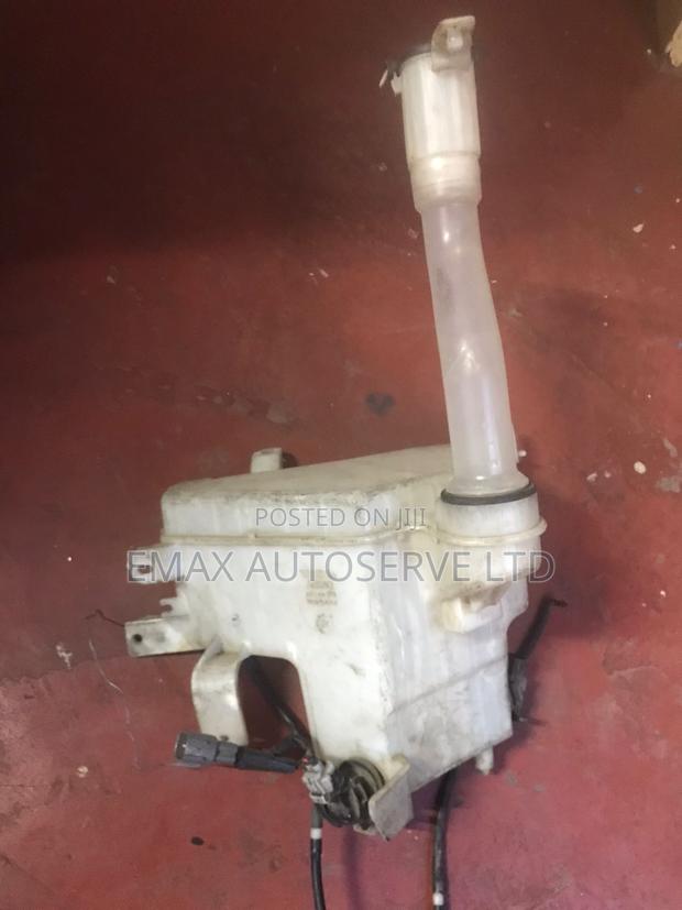 Prado 120 Washer Bottle Complete 2 Motors