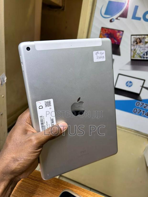 Apple iPad 10.2 (2021) 256 GB Silver - thumbnail 4