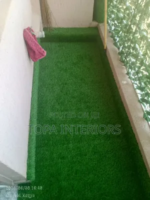 Green Balcony Flooring Artificial Green Grass Carpets Installation