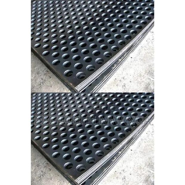 High Filtration Performance 4ft X 8ft Perforated Sheet