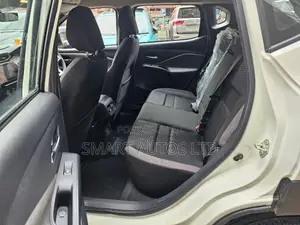 New Nissan Magnite 1.0 Petrol FWD 2025 White