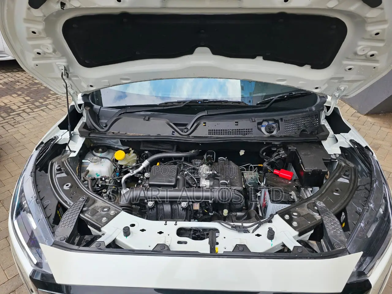 New Nissan Magnite 1.0 Petrol FWD 2025 White